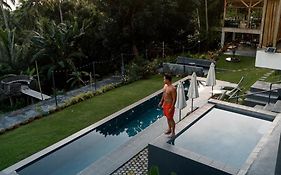 Bintana Sa Paraiso Binunsaran